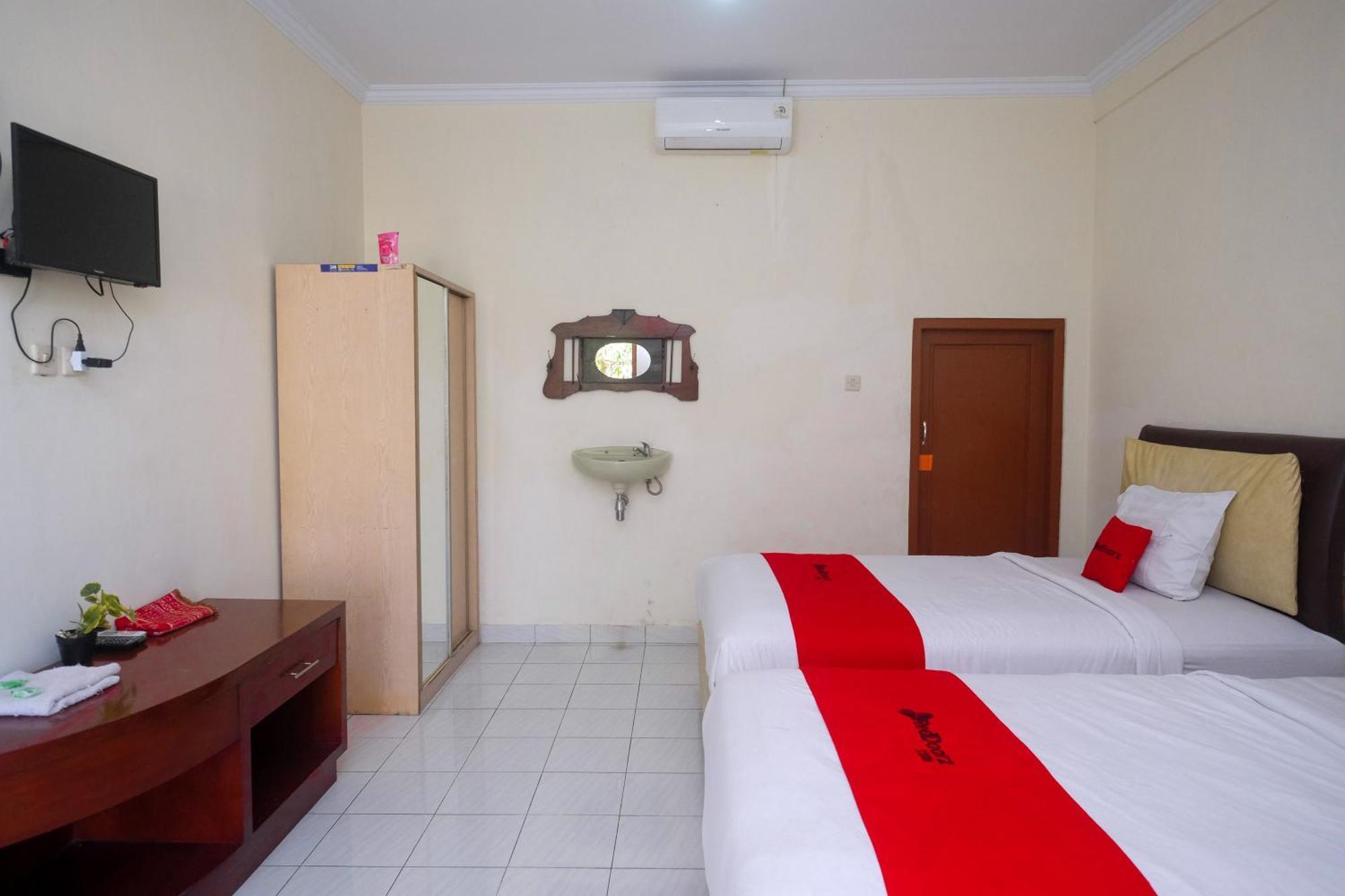 Reddoorz Syariah Near Alun Alun Wonosari Hotel Eksteriør billede