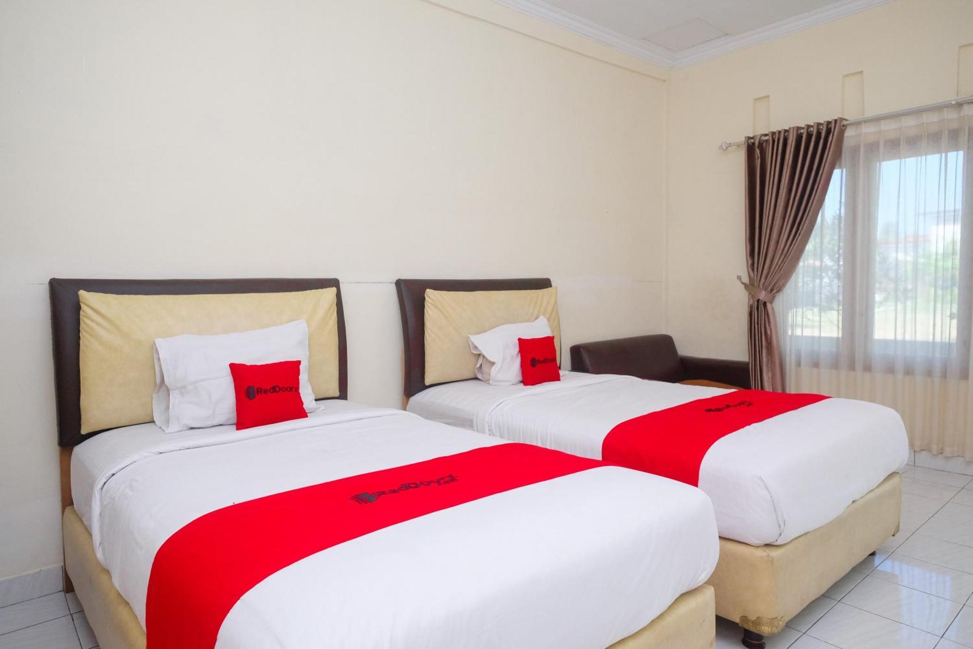 Reddoorz Syariah Near Alun Alun Wonosari Hotel Eksteriør billede