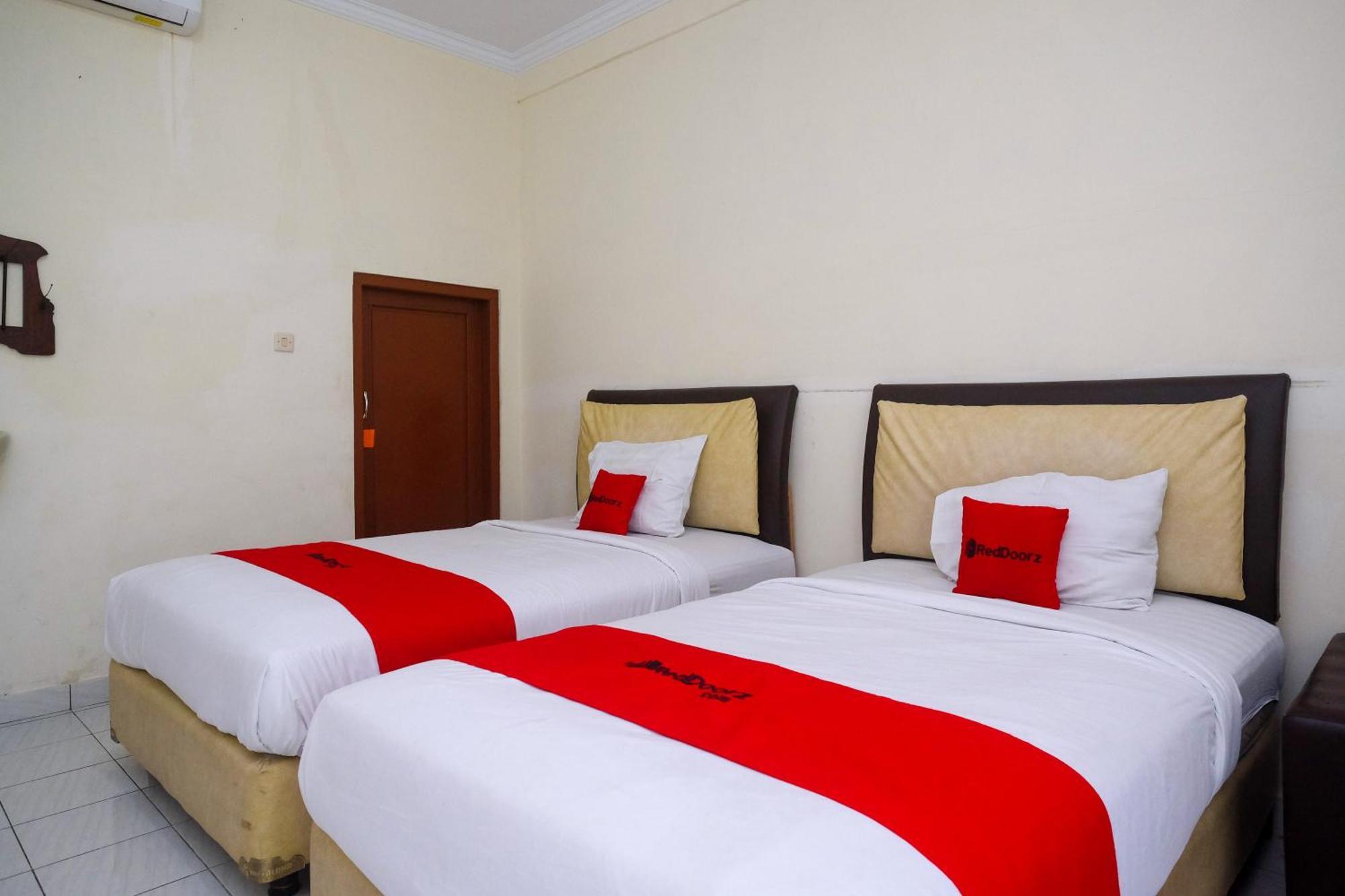 Reddoorz Syariah Near Alun Alun Wonosari Hotel Eksteriør billede